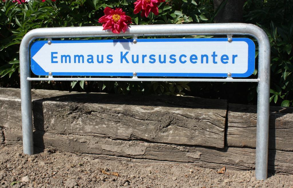 הסלב Emmaus Hostel מראה חיצוני תמונה