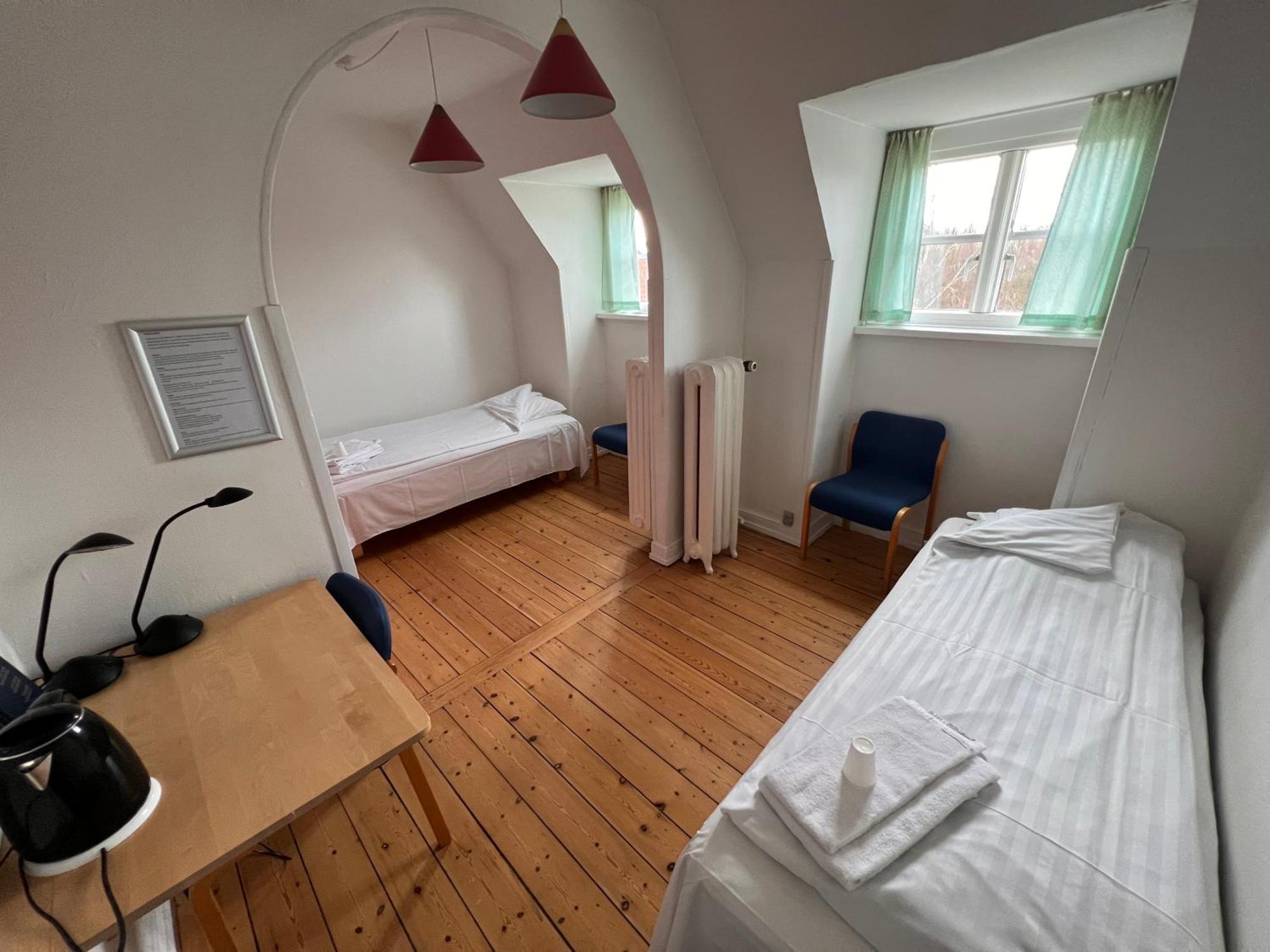 הסלב Emmaus Hostel מראה חיצוני תמונה
